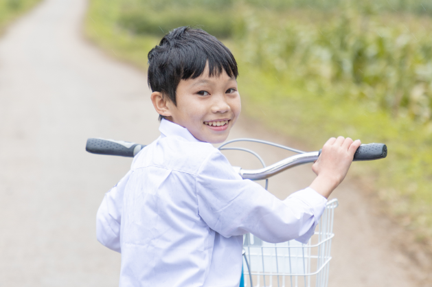 꿈을 향해 페달을 밟는 까오방의 아이들 - 베트남 자전거 지원 사업 소식