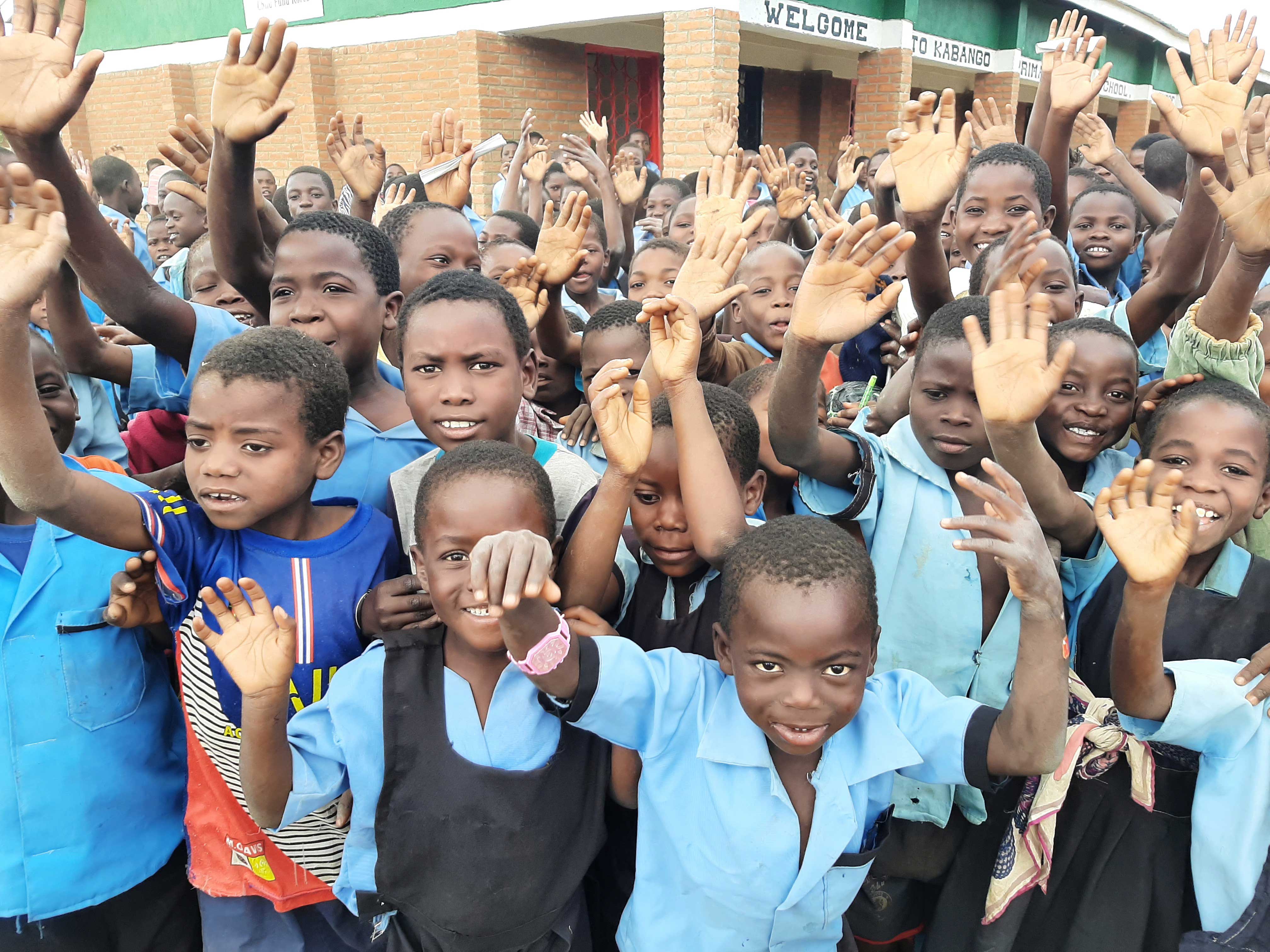 새 학교가 생겼어요! : 말라위 마숨반쿤다지역 초등교육사업