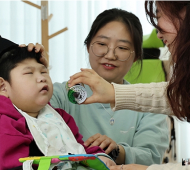 [종료] 천원의 힘 #42_봄날의 햇살처럼 다정한 엄마와 현이의 이야기
